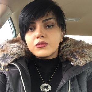 Meet your Posher, Noushin